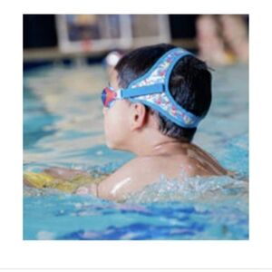Vibrant Blue Kids Swim Goggles